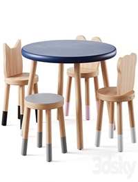 Nico & Yeye Round Kids Table and Chairs by Pottery Barn